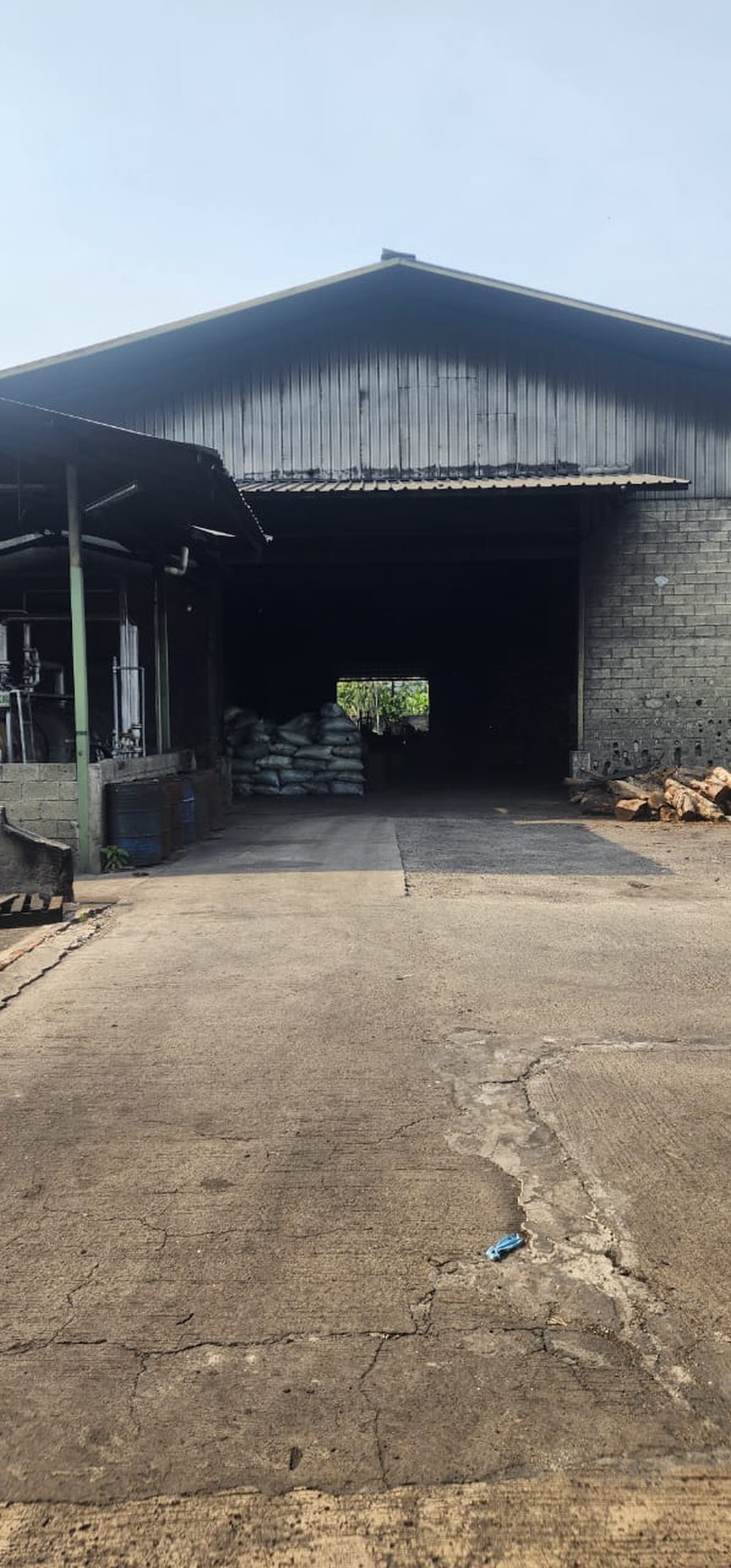 Disewakan gudang di Kec Balaraja kec Tangerang luas tanah 1ha,3,5 M pertahun.