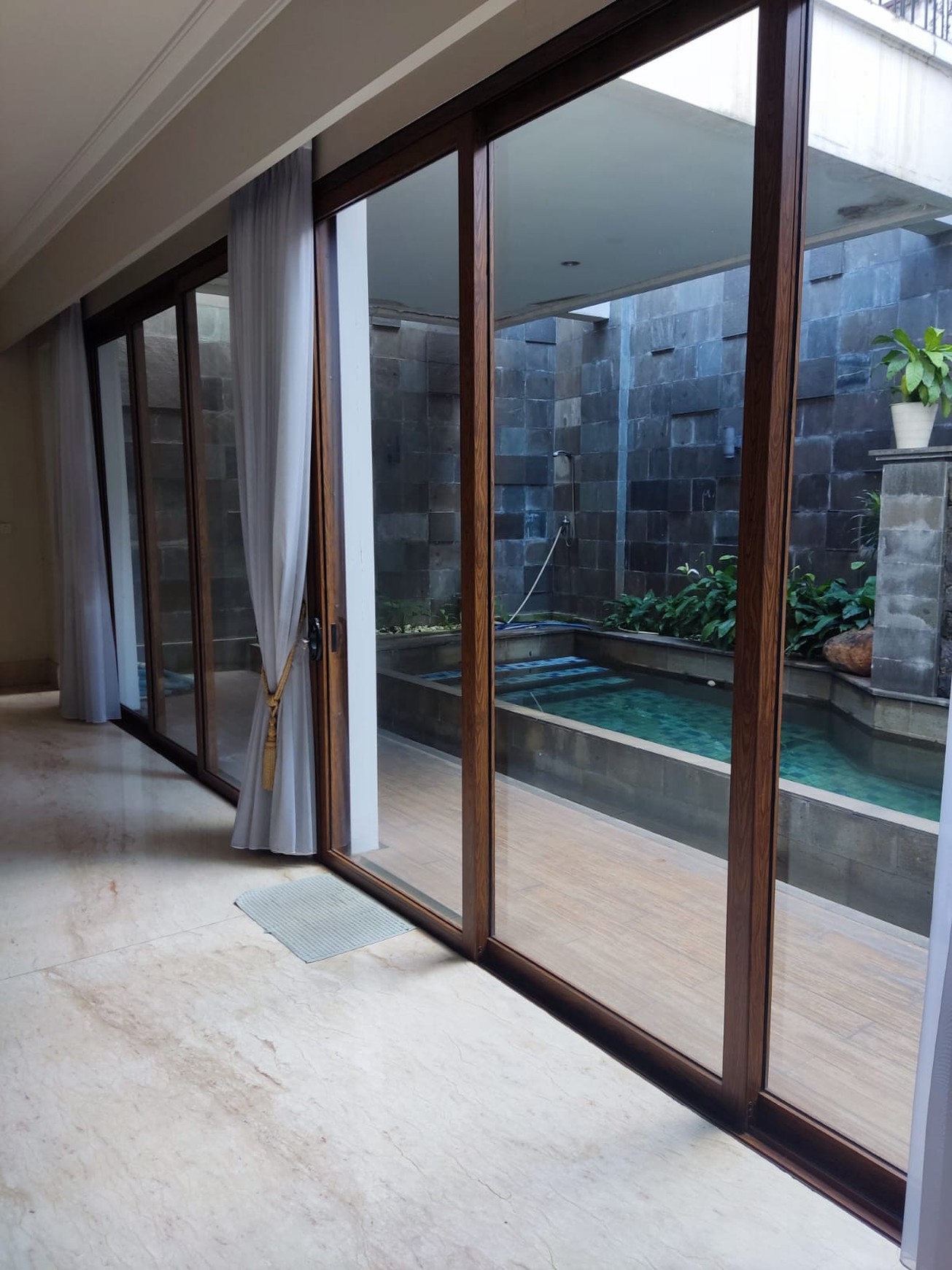 Rumah Hitung Tanah Area Cipete