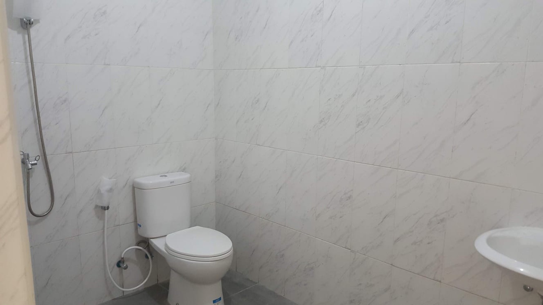 RUMAH MINIMALIS DI VILLA MELATI MAS