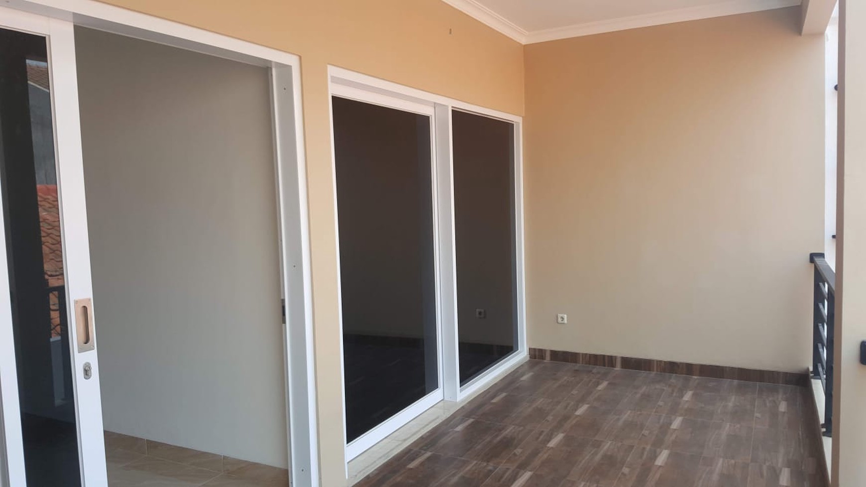 RUMAH MINIMALIS DI VILLA MELATI MAS