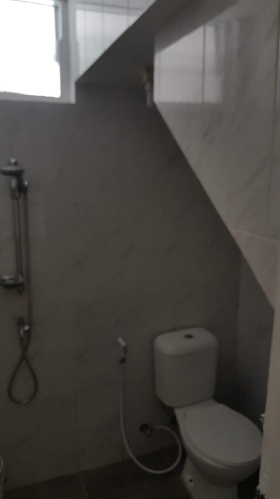 RUMAH MINIMALIS DI VILLA MELATI MAS