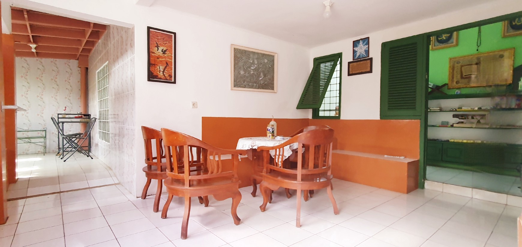 Rumah rapih terawat di Jl Ros Merah, Cipinang Muara, Luas 10x16 m2