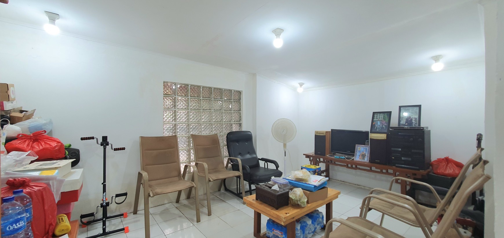 Rumah rapih terawat di Jl Ros Merah, Cipinang Muara, Luas 10x16 m2