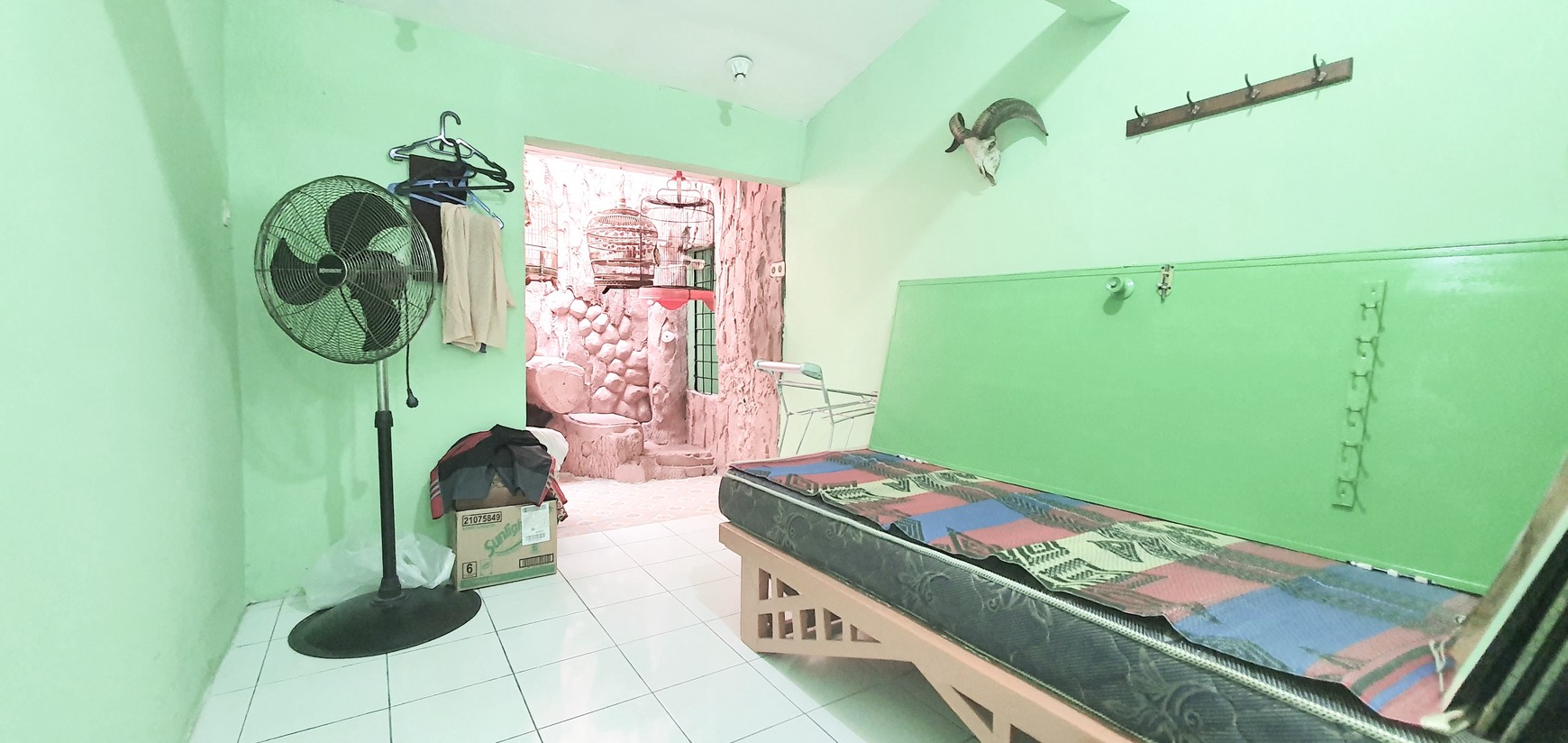 Rumah rapih terawat di Jl Ros Merah, Cipinang Muara, Luas 10x16 m2