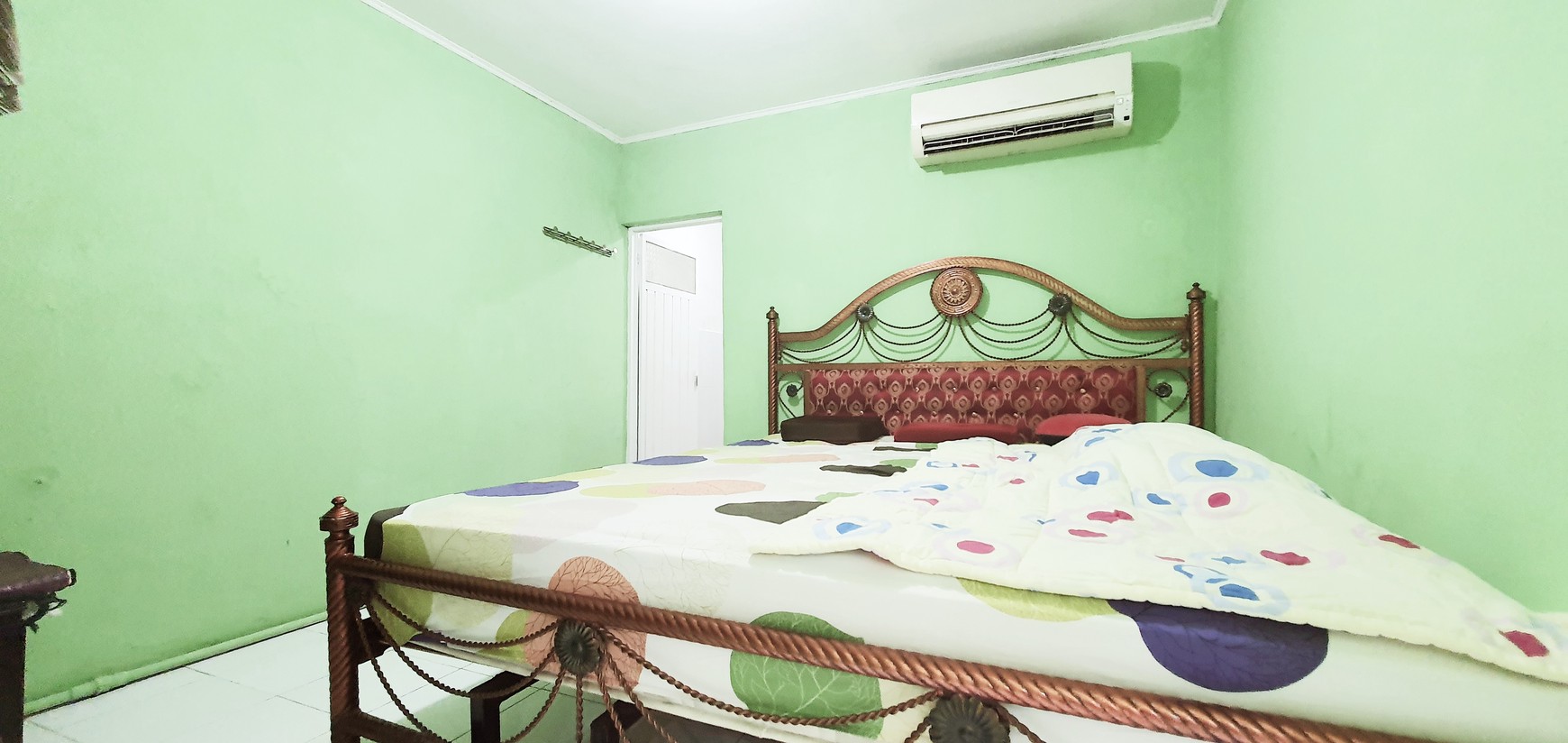 Rumah rapih terawat di Jl Ros Merah, Cipinang Muara, Luas 10x16 m2