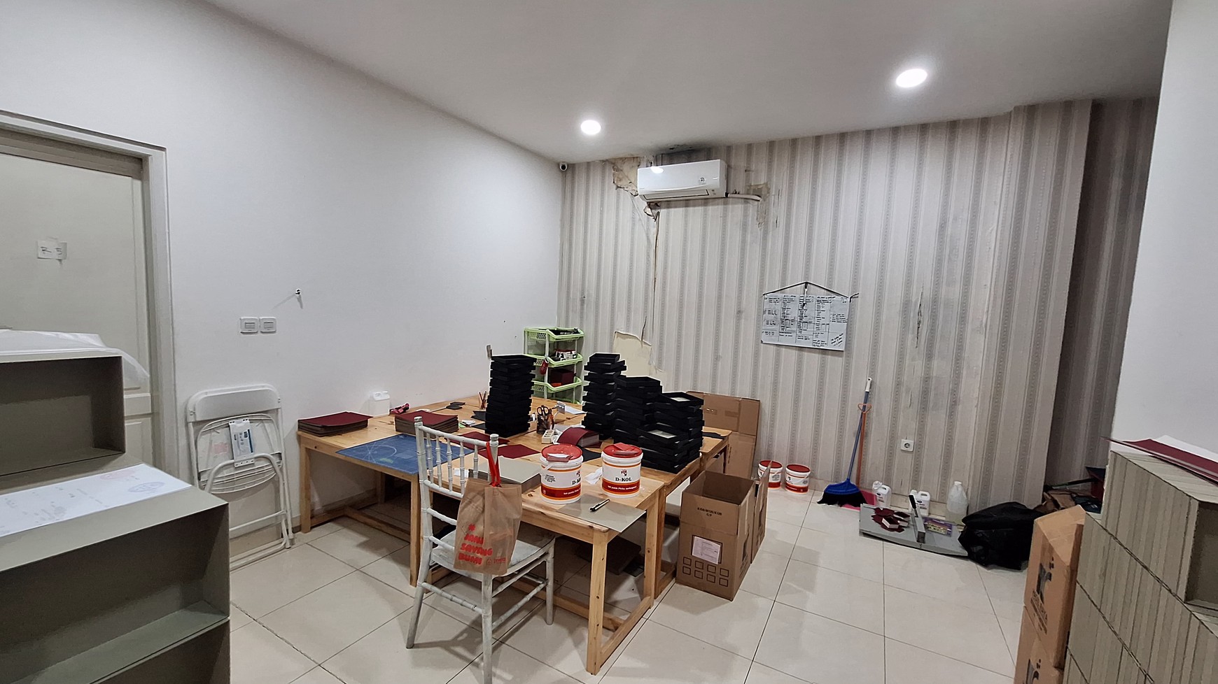 Gedung 3,5 Lantai Disewakan di Gandaria 1