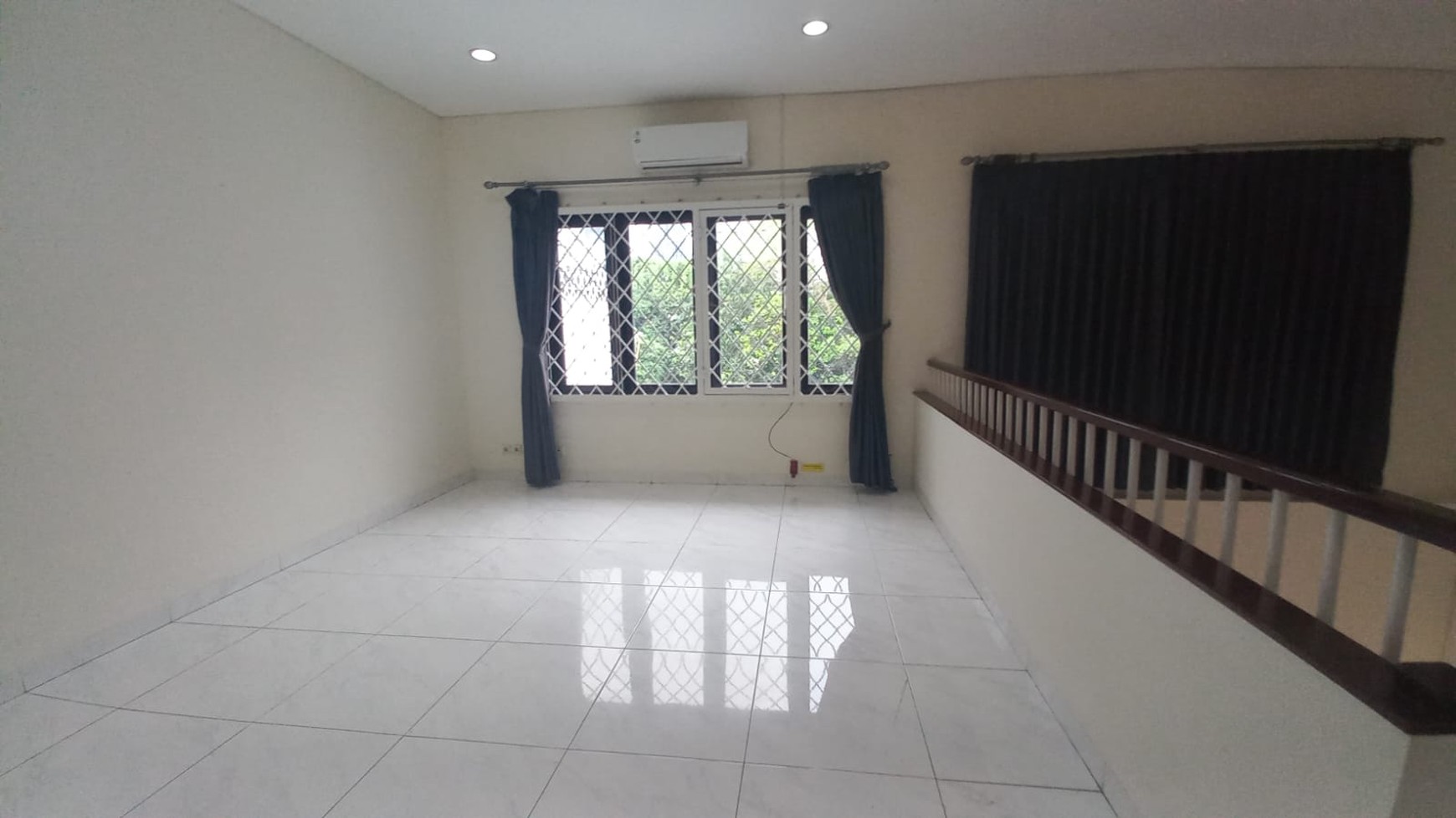 Rumah 2 Lantai disewakan Siap Huni di Senopati Kebayoran Baru