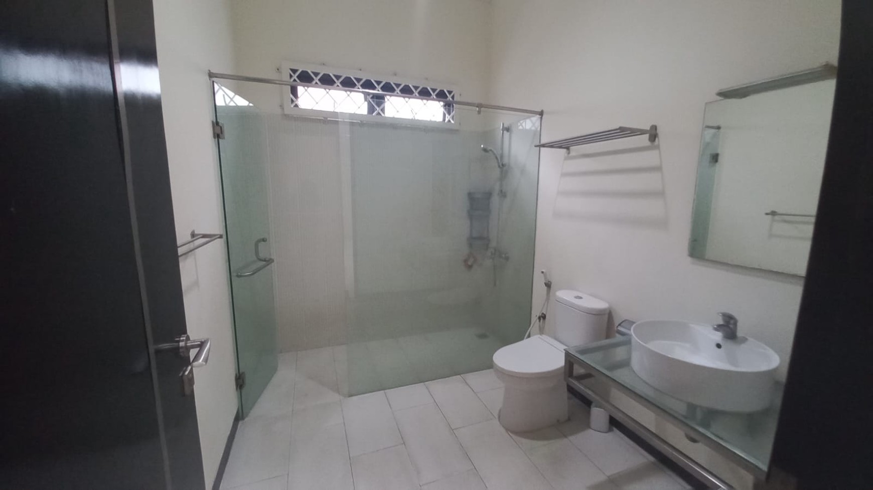 Rumah 2 Lantai disewakan Siap Huni di Senopati Kebayoran Baru