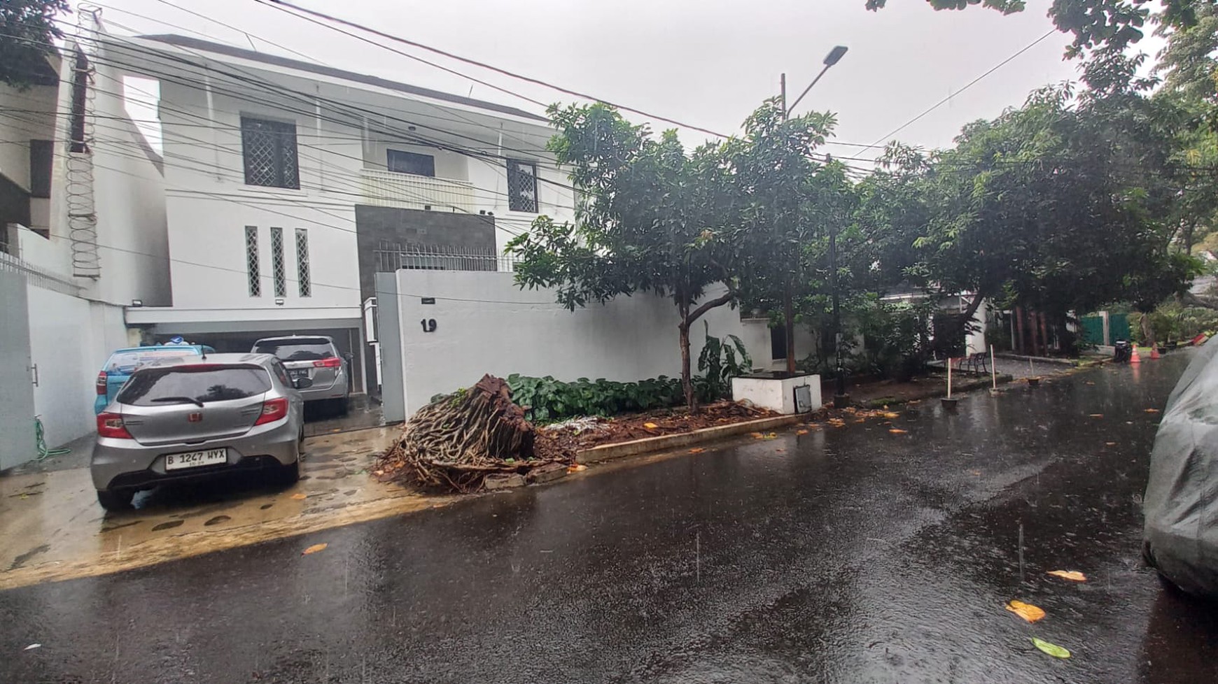 Rumah 2 Lantai disewakan Siap Huni di Senopati Kebayoran Baru