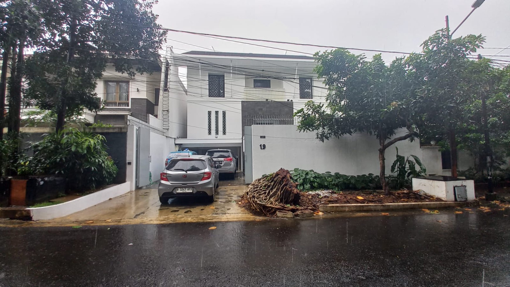 Rumah 2 Lantai disewakan Siap Huni di Senopati Kebayoran Baru