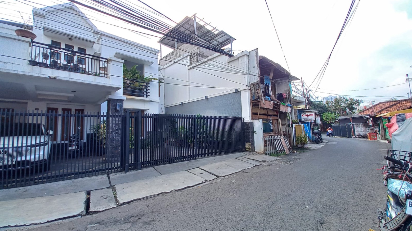Rumah 2 Lantai Akses Jalan Luas 2 Mobil di Menteng Dalam Tebet
