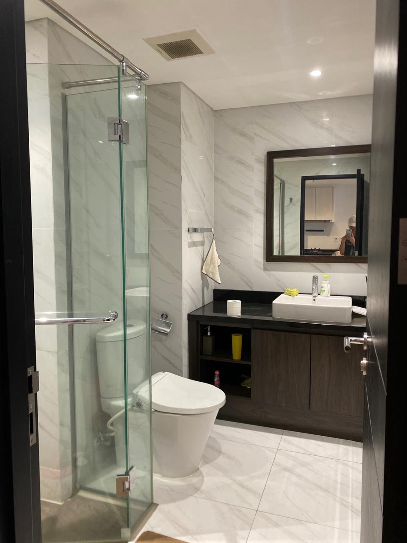 APT FULL FURNISHED KULKAS, MESIN CUCI, DLL