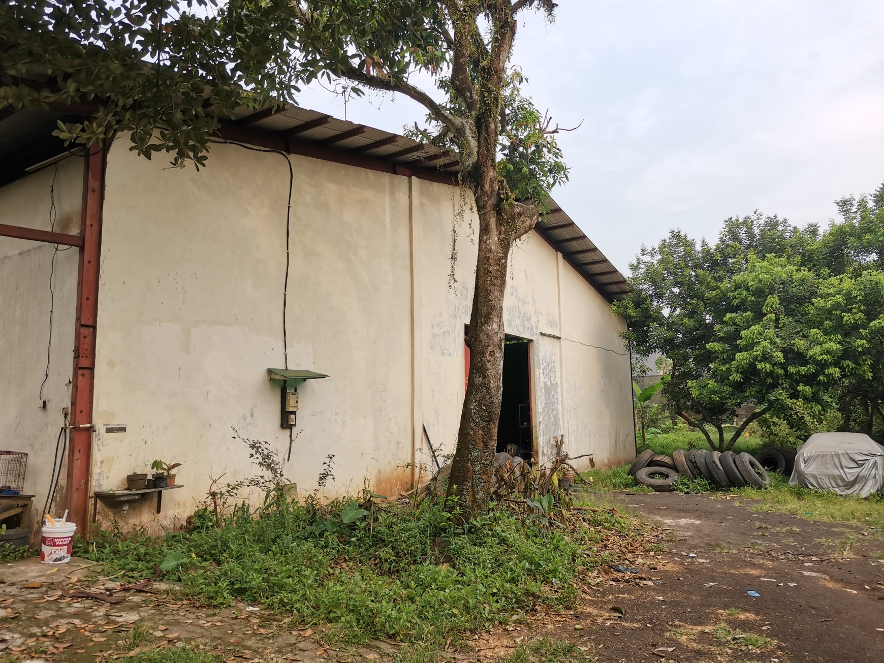 GUDANG LEBAR TINGGI DAN T4 TEDUH AMAN