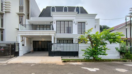 Rumah American Classic, Pool, Siap Huni dan Asri di Bintaro Jaya Sektor 9