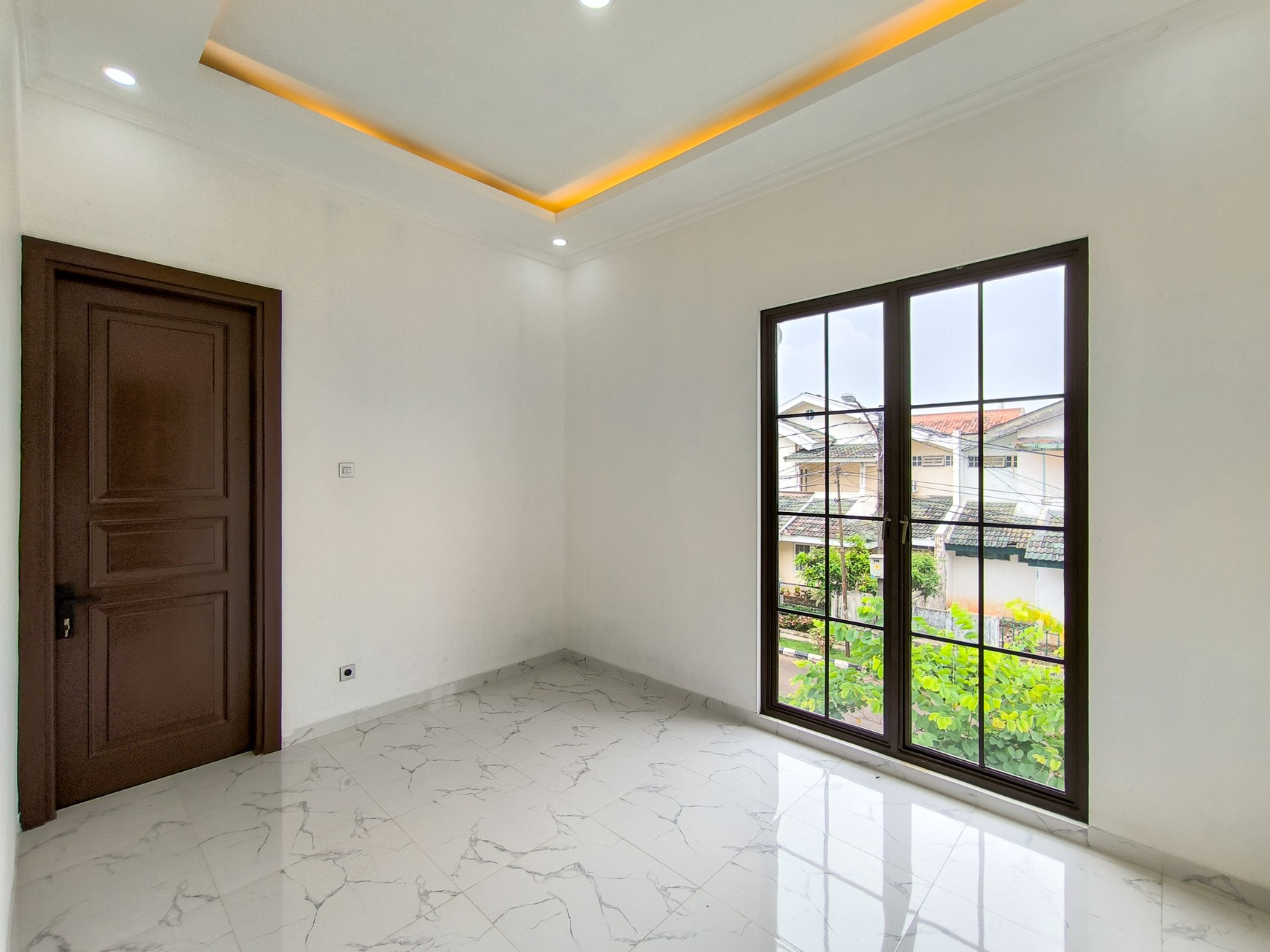 Rumah American Classic, Pool, Siap Huni dan Asri di Bintaro Jaya Sektor 9