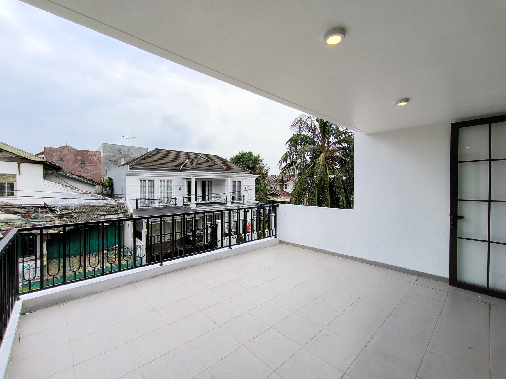 Rumah American Classic, Pool, Siap Huni dan Asri di Bintaro Jaya Sektor 9