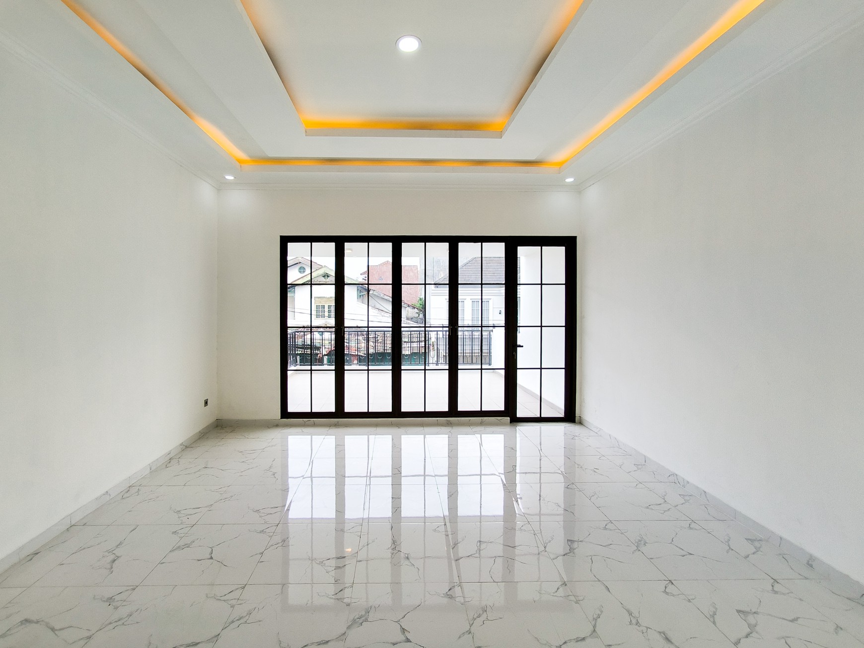 Rumah American Classic, Pool, Siap Huni dan Asri di Bintaro Jaya Sektor 9