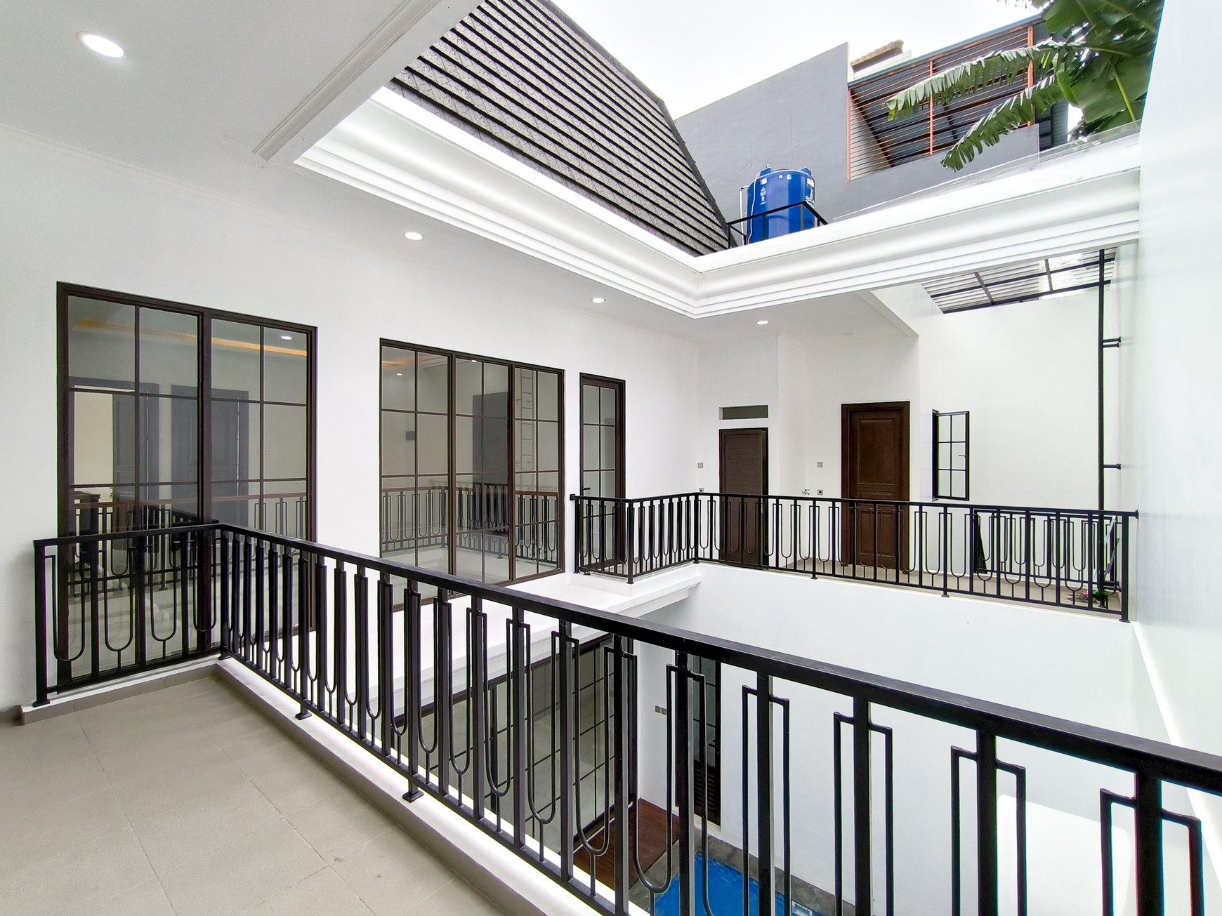 Rumah American Classic, Pool, Siap Huni dan Asri di Bintaro Jaya Sektor 9