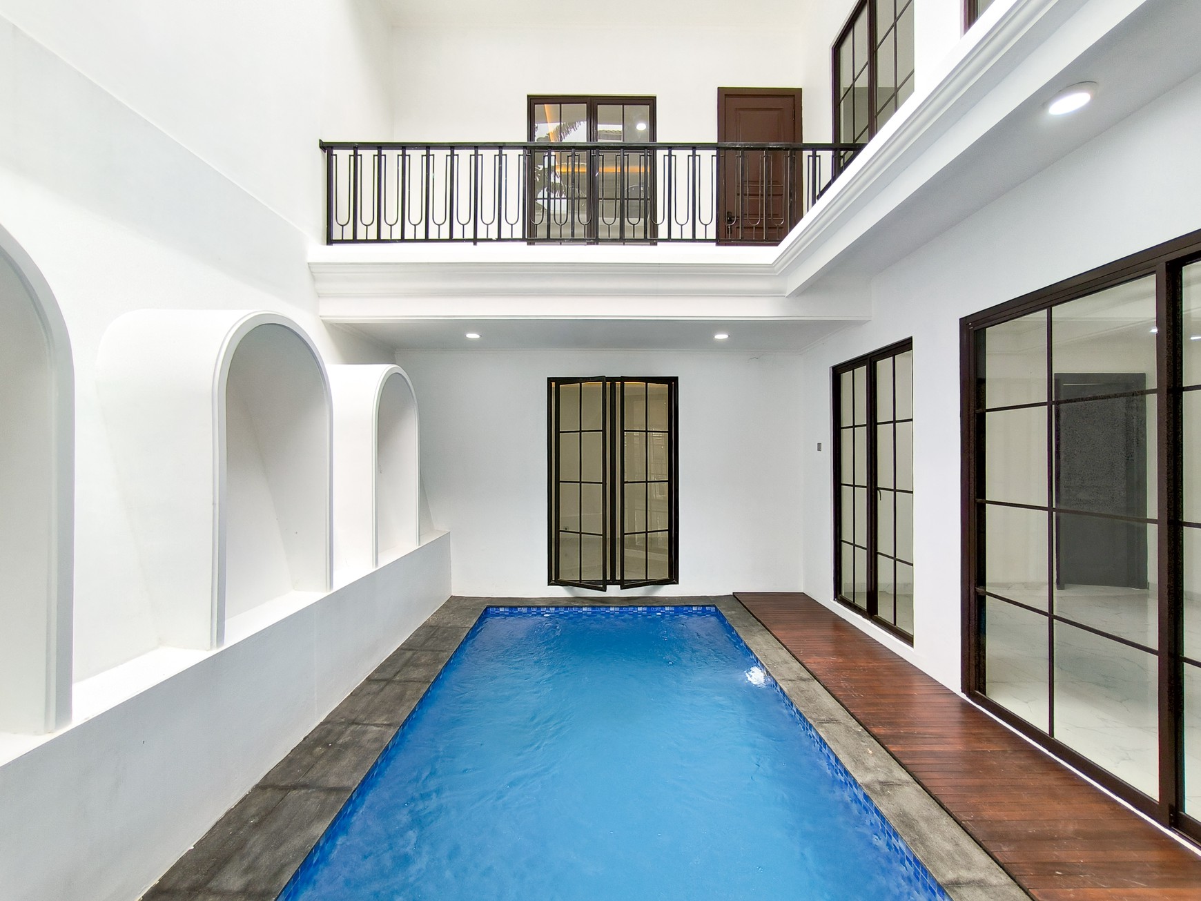 Rumah American Classic, Pool, Siap Huni dan Asri di Bintaro Jaya Sektor 9
