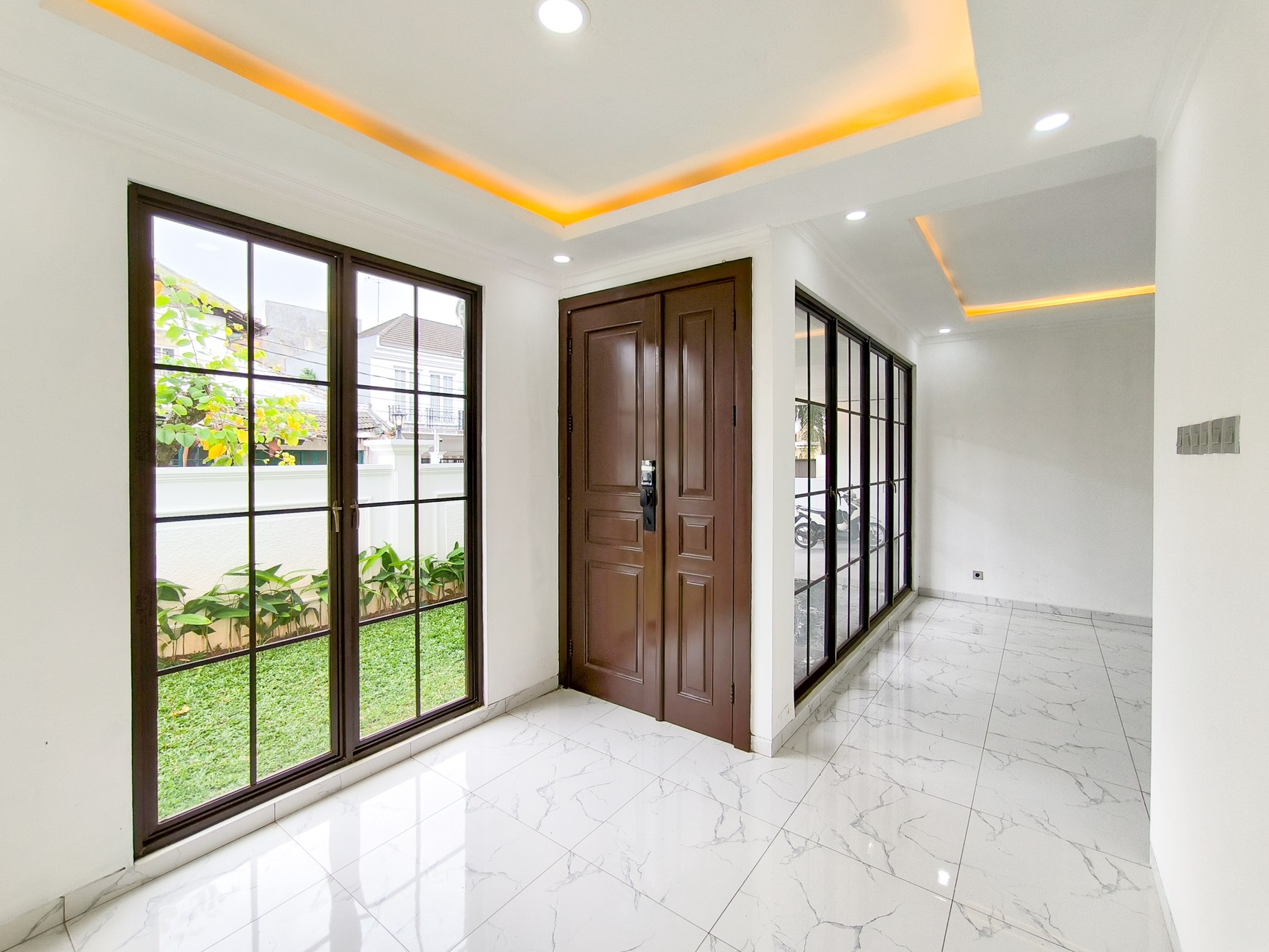 Rumah American Classic, Pool, Siap Huni dan Asri di Bintaro Jaya Sektor 9