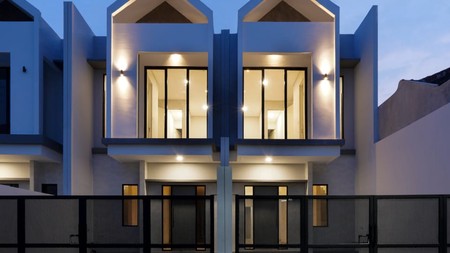 Rumah di Lebak Arum Surabaya Timur, Baru Gress, Minimalis, Siap Huni, Lokasi 100 meteran dari Raya kenjeran. Dan dekat dengan Jalan Raya Kenjeran