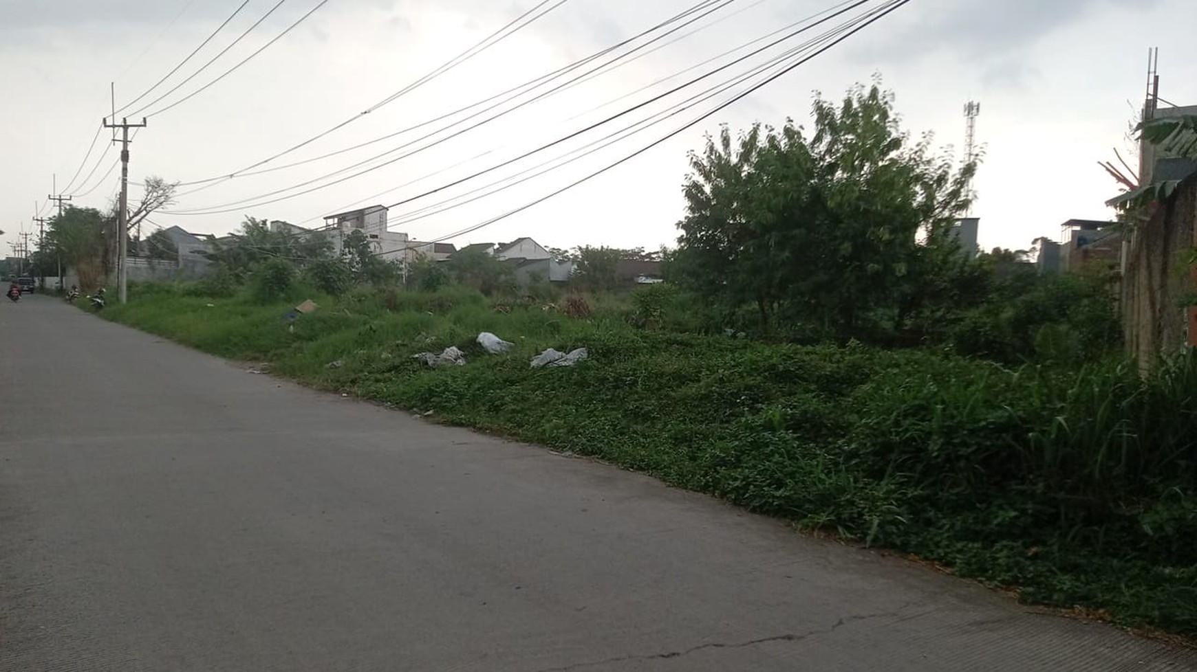 DIJUAL TANAH KOSONG LOKASI STRATEGIS, DIAPIT PERUMAHAN2 BESAR, VIEW PEGUNUNGAN GUNUNG GEULIS