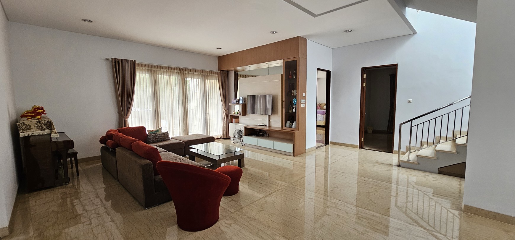 Dijual Rumah Lux di Bandung Utara Siap Huni, Setrasari Raya