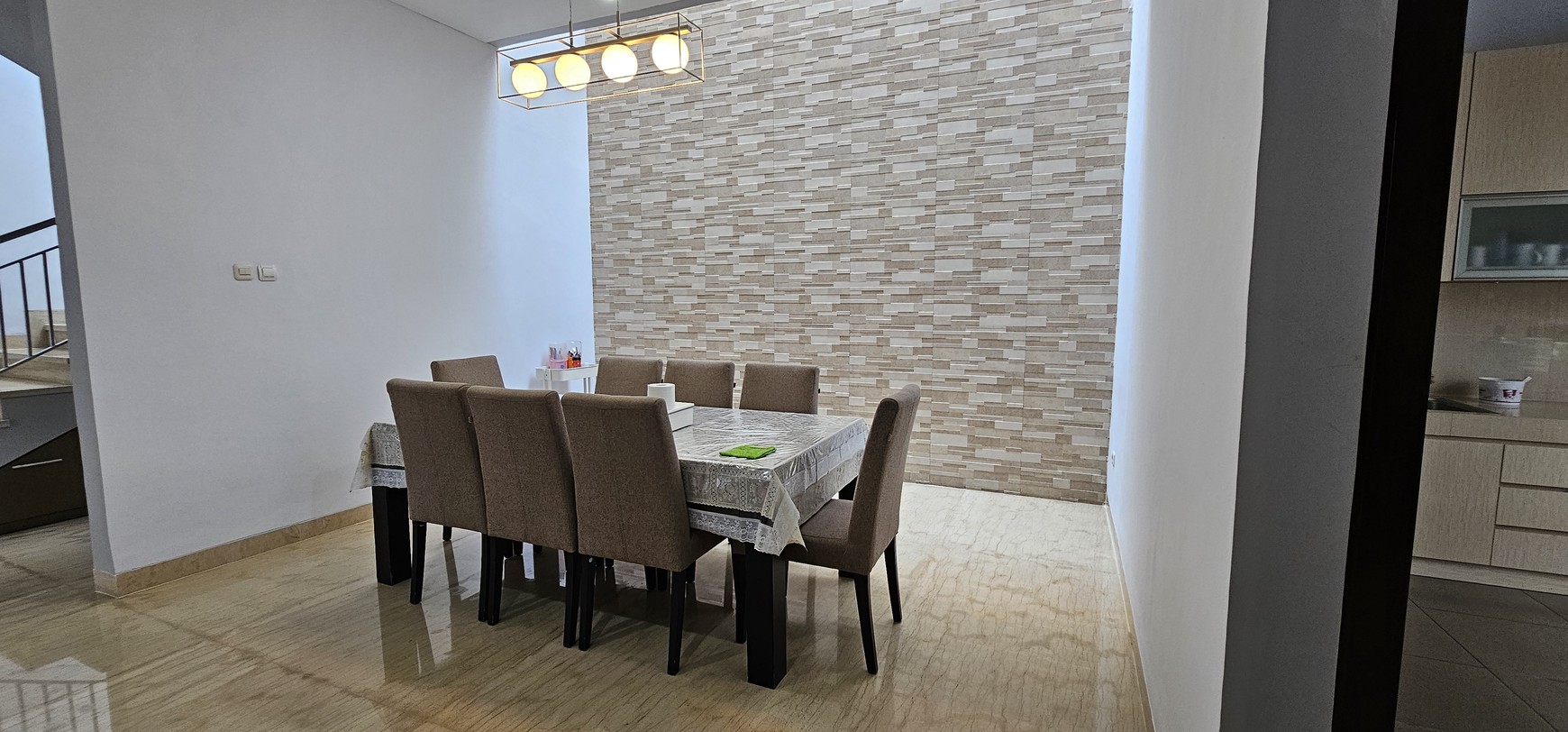 Dijual Rumah Lux di Bandung Utara Siap Huni, Setrasari Raya