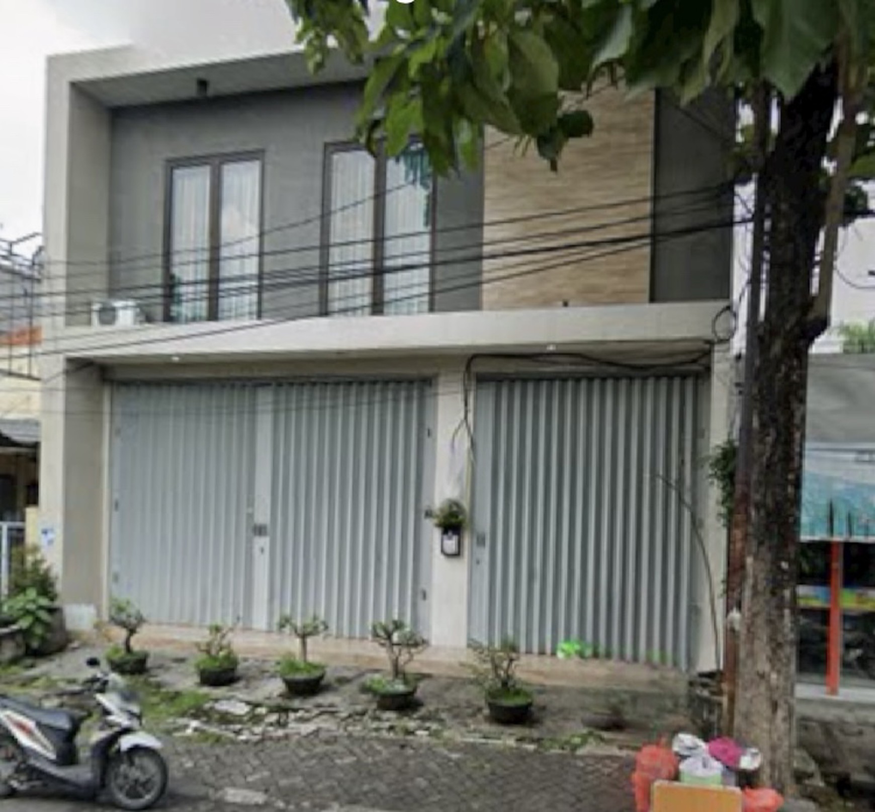 Ruko dijual di Raya Dukuh Kupang Surabaya, Strategis dan Ramai