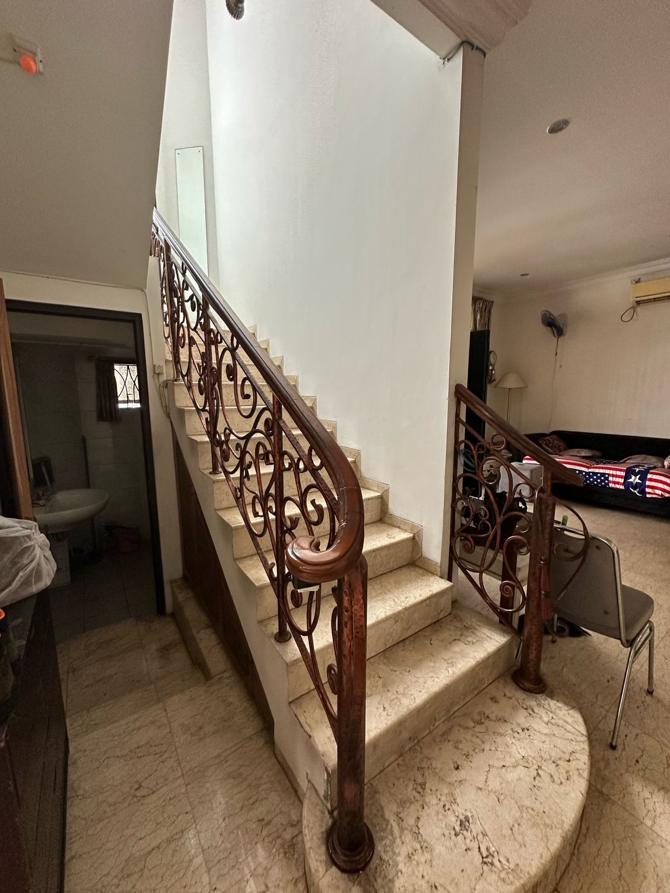 Rumah bagus, Bangunan, Siap huni terawat di Bintaro- Kesehatan