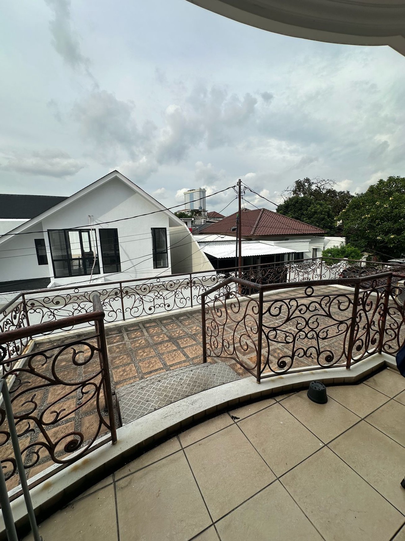 Rumah bagus, Bangunan, Siap huni terawat di Bintaro- Kesehatan