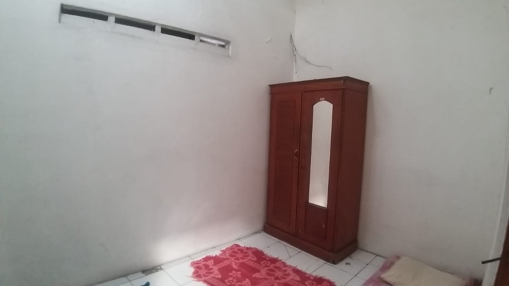 Rumah Lama 2 Lantai Lokasi Strategis di Pasar Minggu