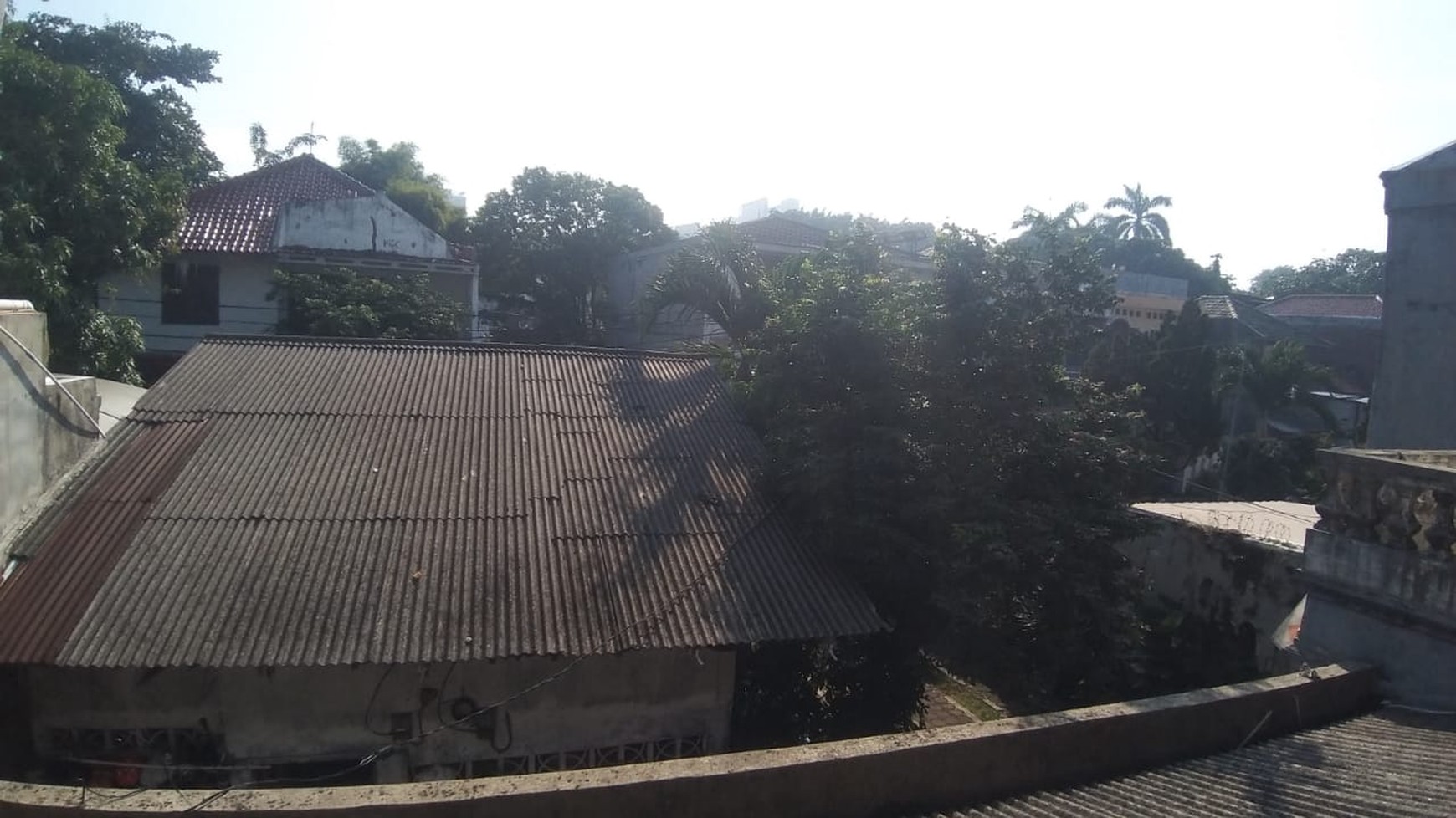 Rumah Lama 2 Lantai Lokasi Strategis di Pasar Minggu