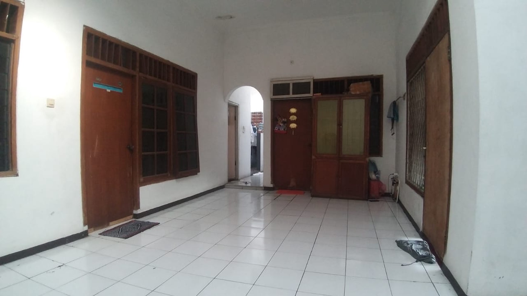 Rumah Lama 2 Lantai Lokasi Strategis di Pasar Minggu