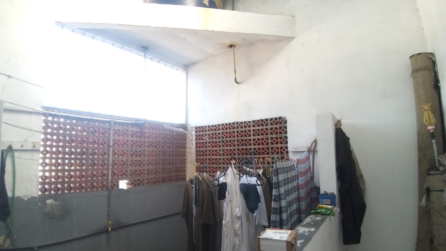 Rumah Lama 2 Lantai Lokasi Strategis di Pasar Minggu