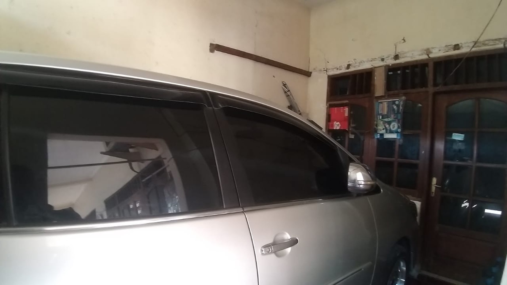 Rumah Lama 2 Lantai Lokasi Strategis di Pasar Minggu