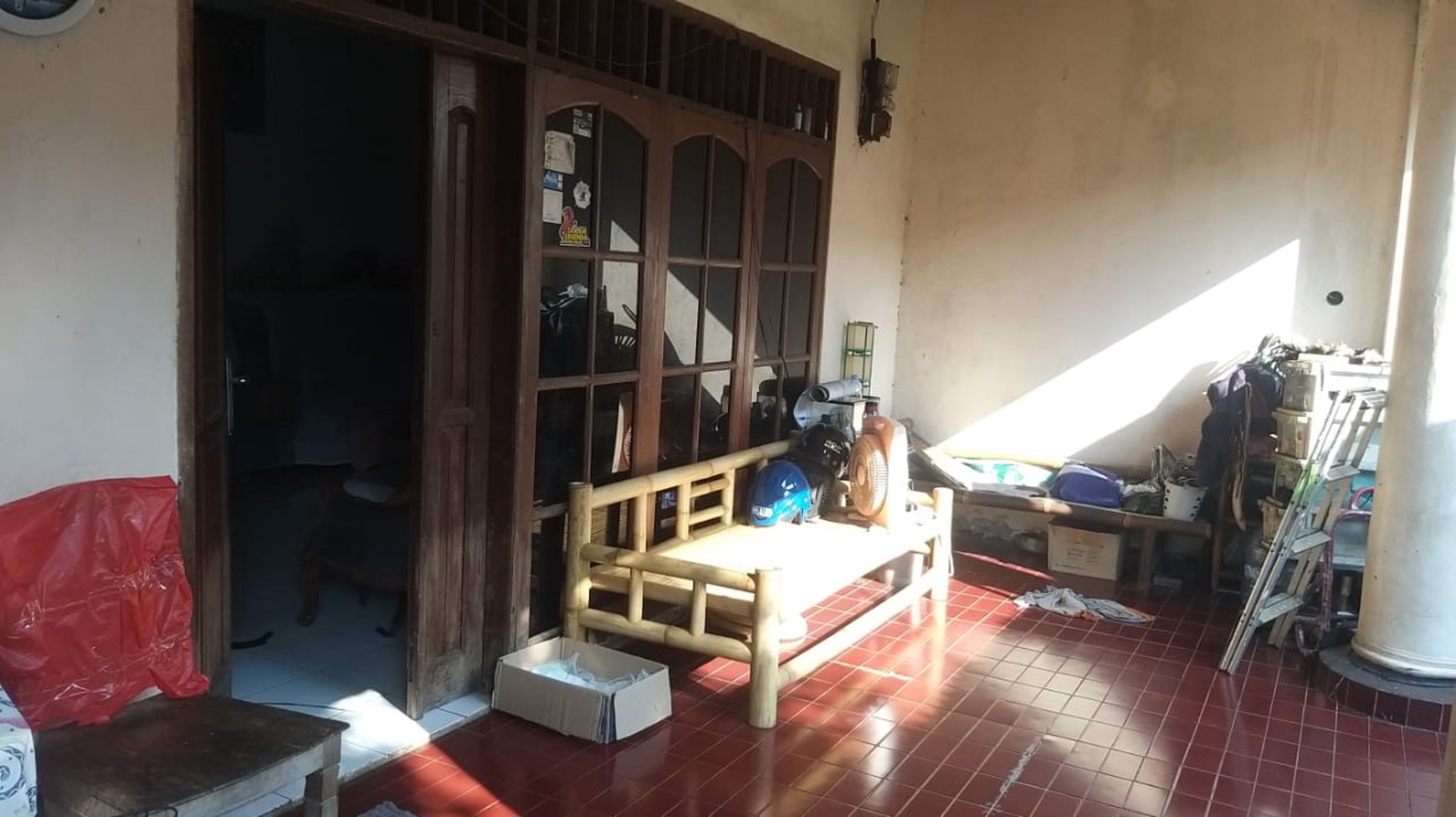 Rumah Lama 2 Lantai Lokasi Strategis di Pasar Minggu
