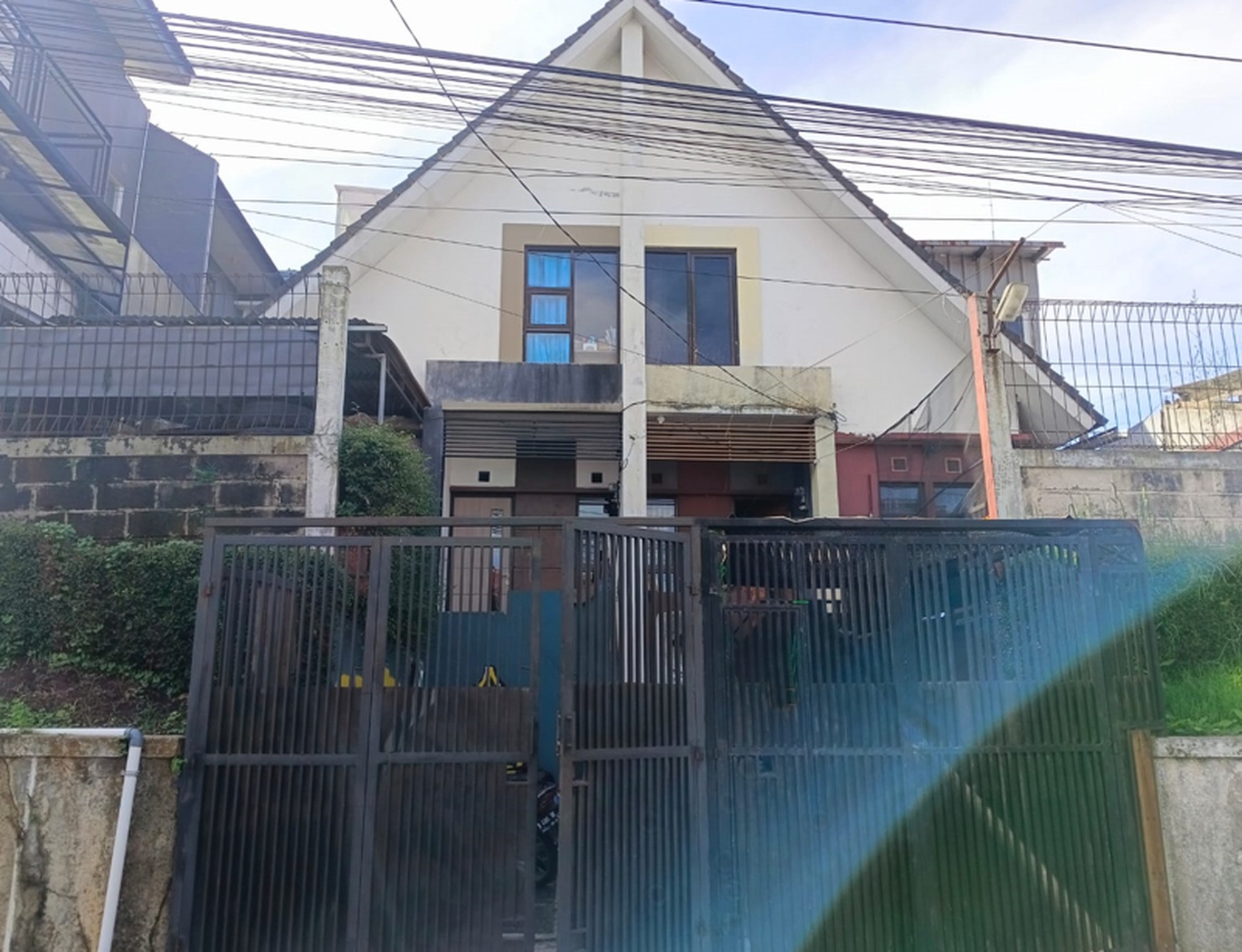 Rumah di Griya Amanda sariwangi (mainroad) termurah, harga sudah dekat njop jarang ad