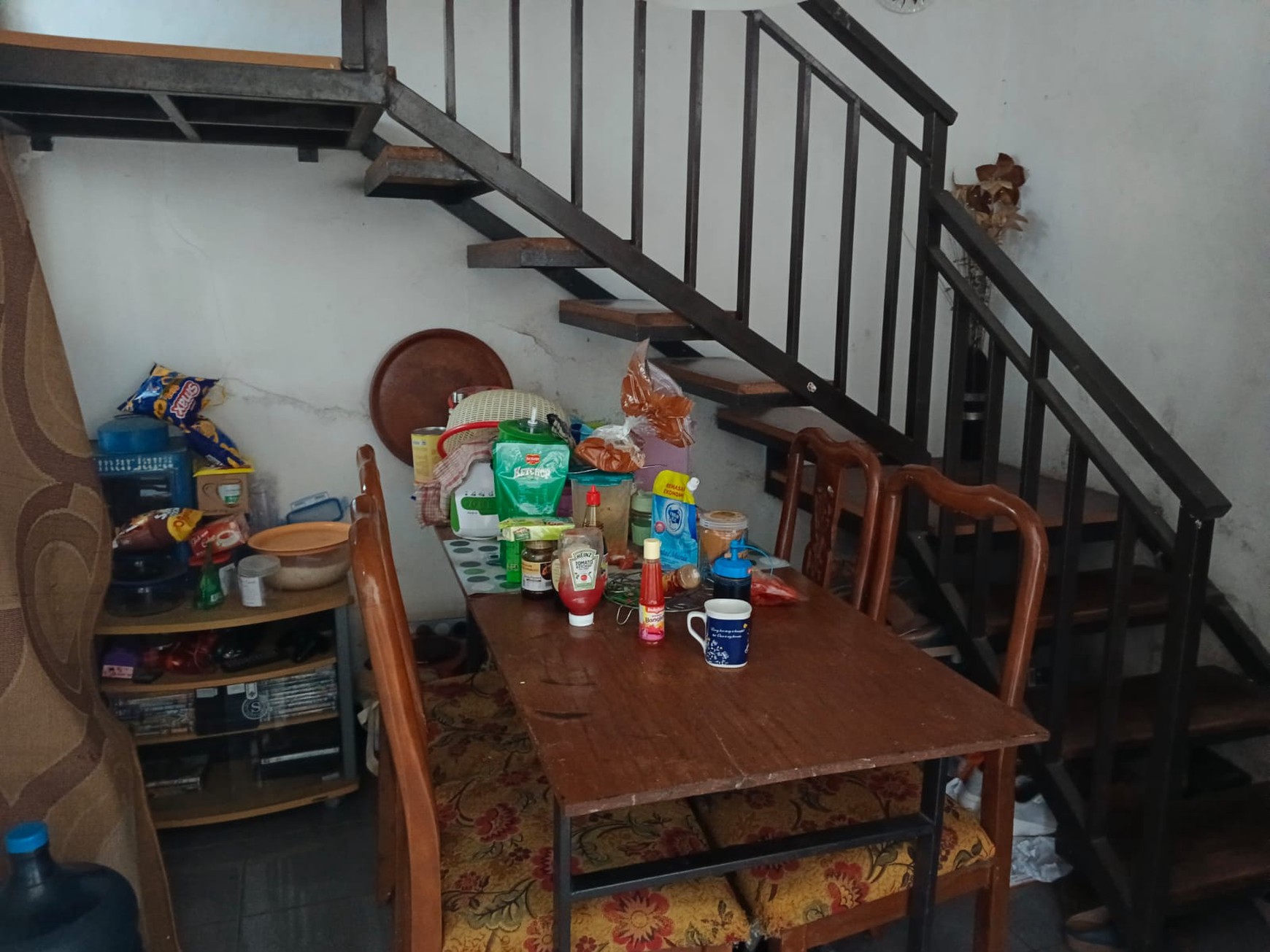 Rumah di Griya Amanda sariwangi (mainroad) termurah, harga sudah dekat njop jarang ad