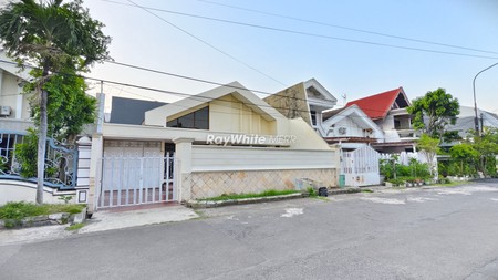 Investasi Terbaik! Rumah ROW Terlebar Kertajaya Indah, Strategis & Bebas Banjir