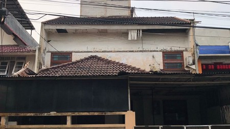 Rumah 2 lantai, lokasi strategis di Bintaro Sektor 5