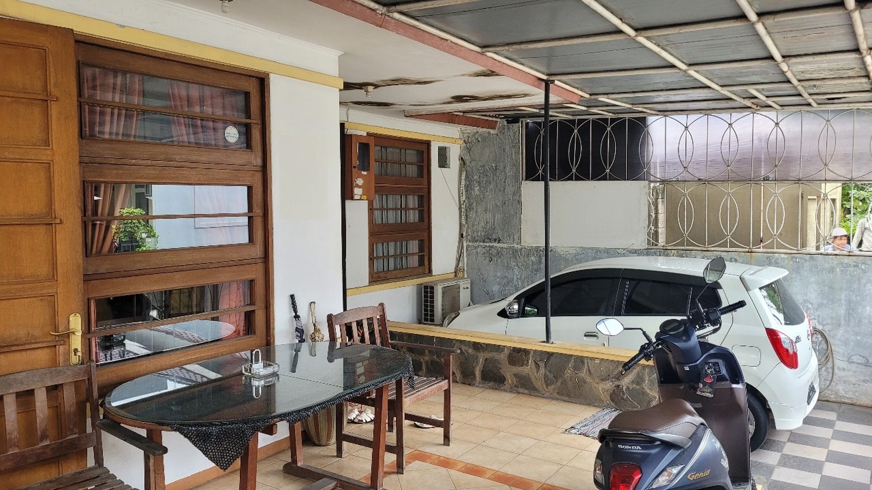 Rumah 2 lantai, lokasi strategis di Bintaro Sektor 5