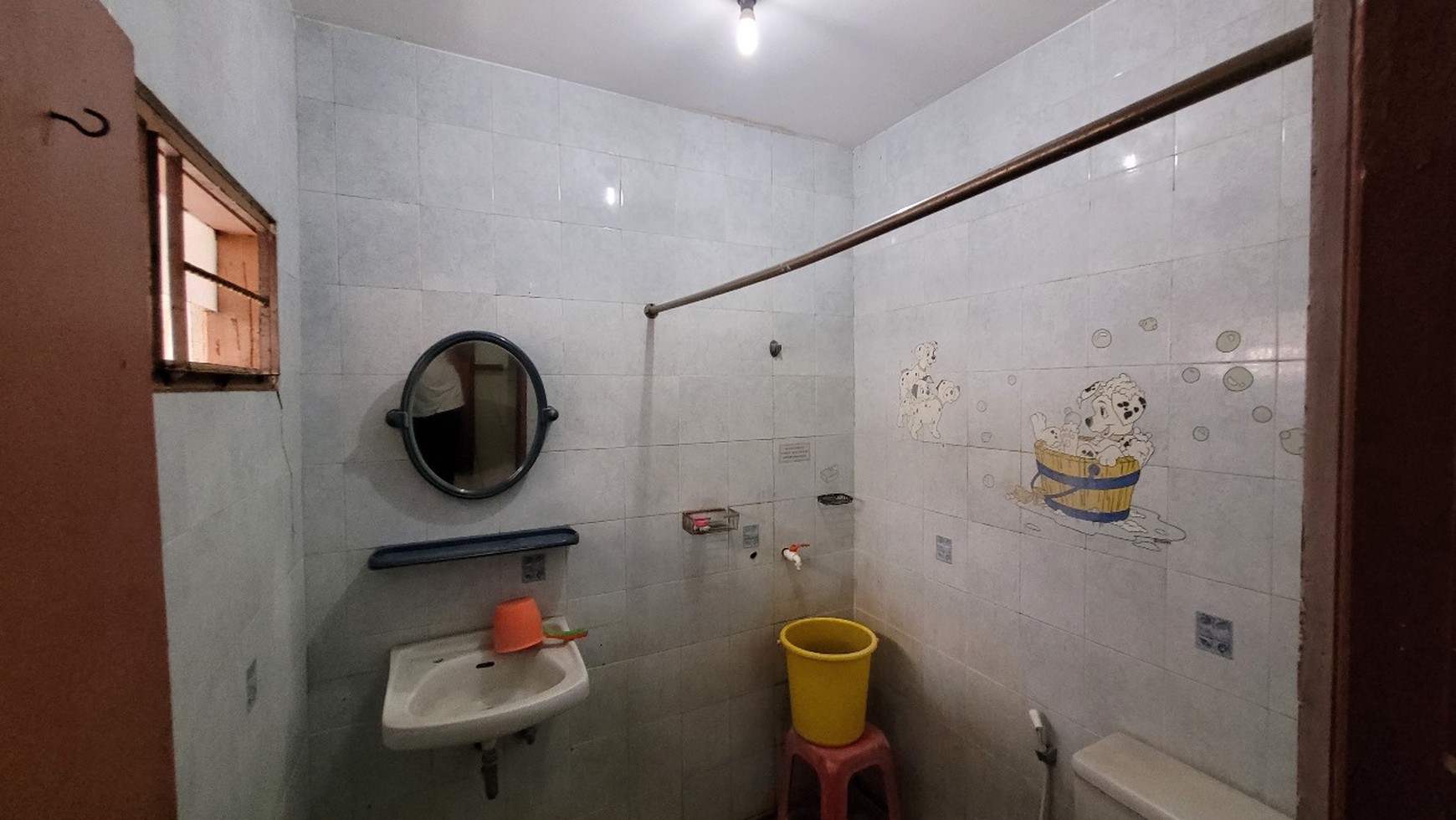 Rumah 2 lantai, lokasi strategis di Bintaro Sektor 5