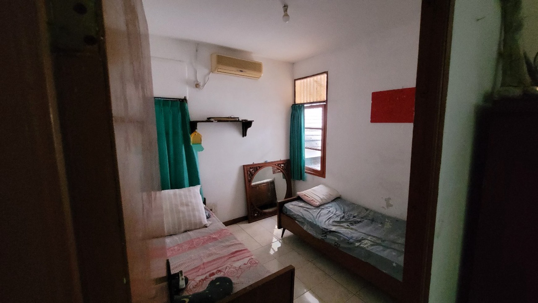 Rumah 2 lantai, lokasi strategis di Bintaro Sektor 5