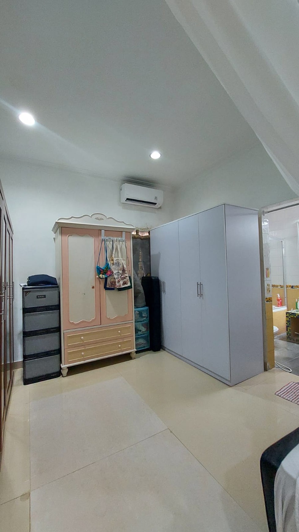 Rumah 2 Lantai, Bagus, Lokasi strategis dalam Sektor Bintaro Jaya