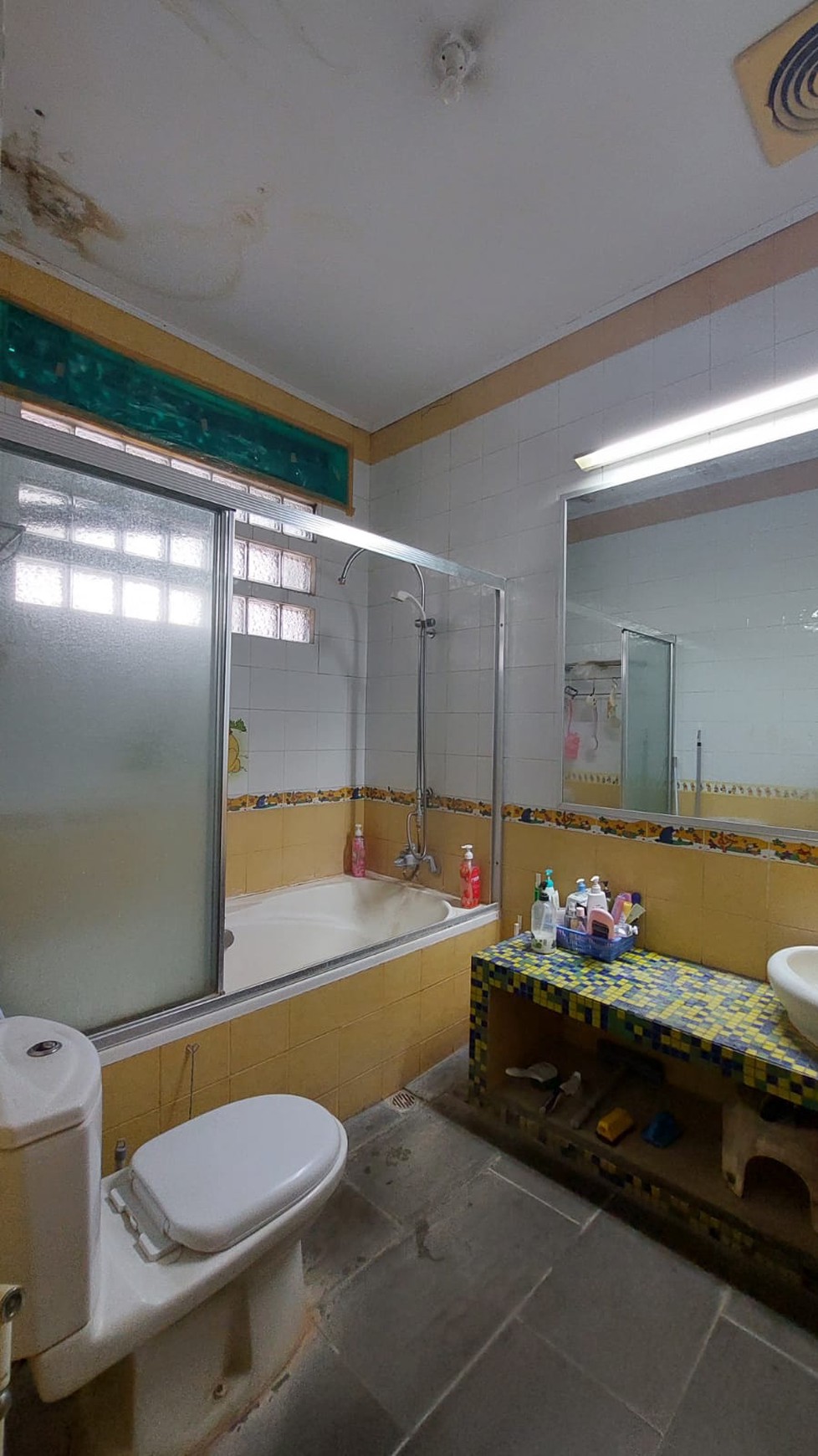 Rumah 2 Lantai, Bagus, Lokasi strategis dalam Sektor Bintaro Jaya