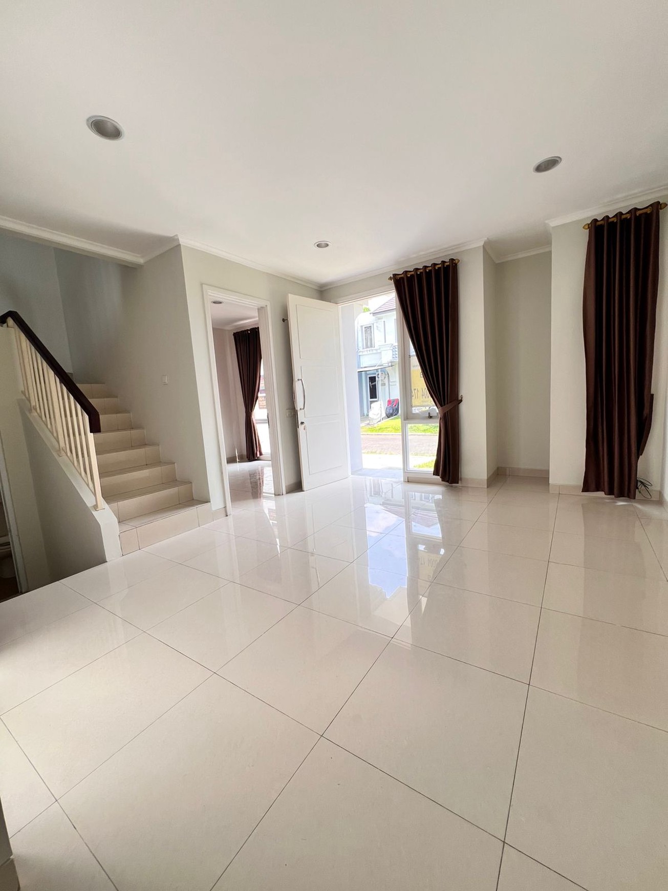 RUMAH RAPI SIAP HUNI DI VIVACIA @EMINENT - BSD