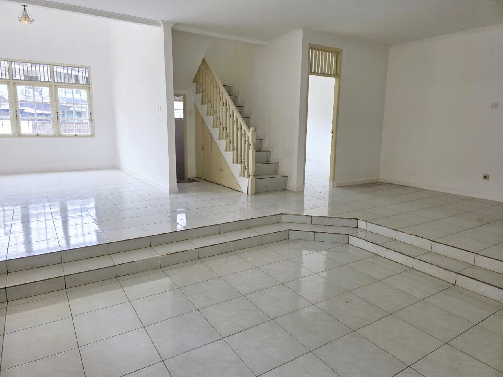 Dijual Rumah Hook Baru Renovasi 2 Lantai, Bintaro Jaya sektor 2