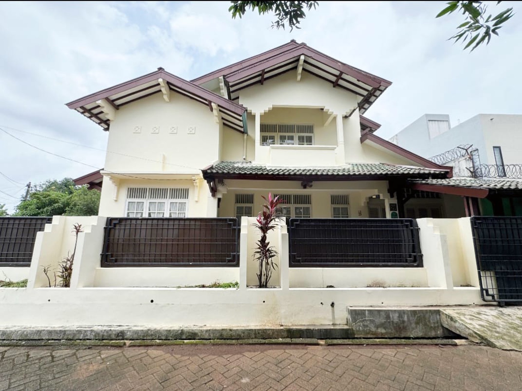 Dijual Rumah Hook Baru Renovasi 2 Lantai, Bintaro Jaya sektor 2