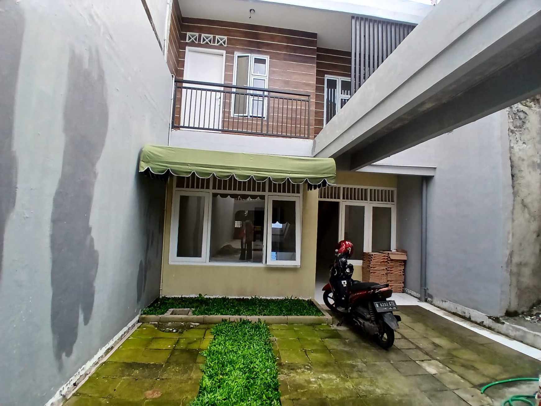 Dijual murah rumah di jalan gunung indah cirendeu dengan 5 KT